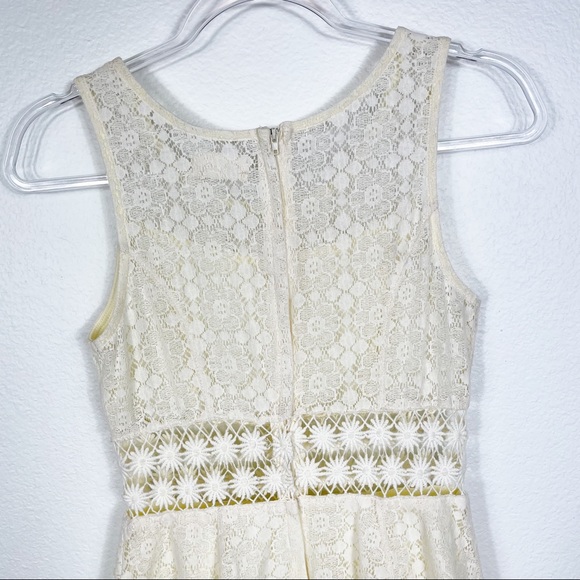 Floral Lace Cutout Fit and Flare Ivory‎ Dress Medium - Picture 7 of 8